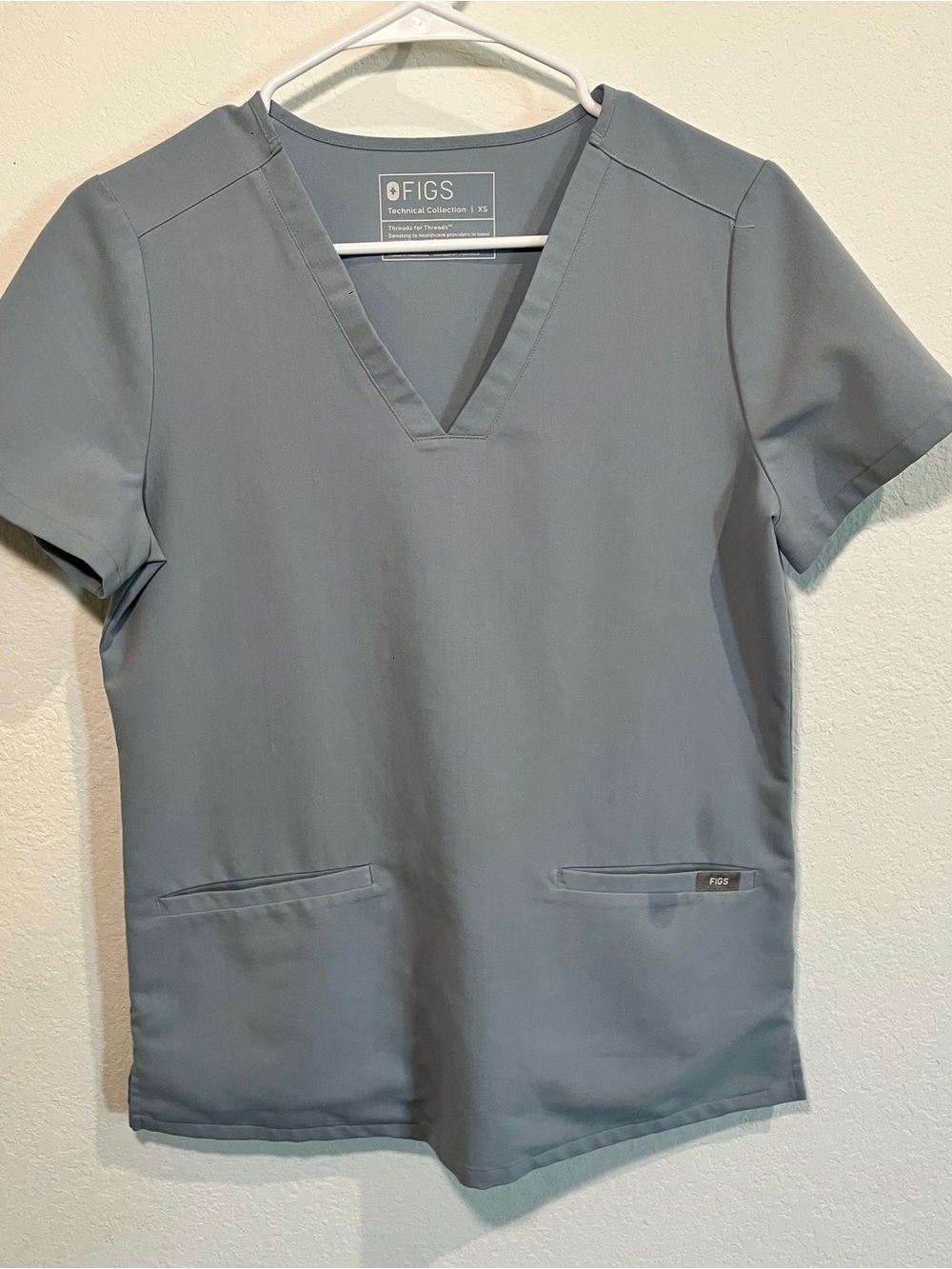 FIGS Women's Casma V-Neck Scrub Top Size XS